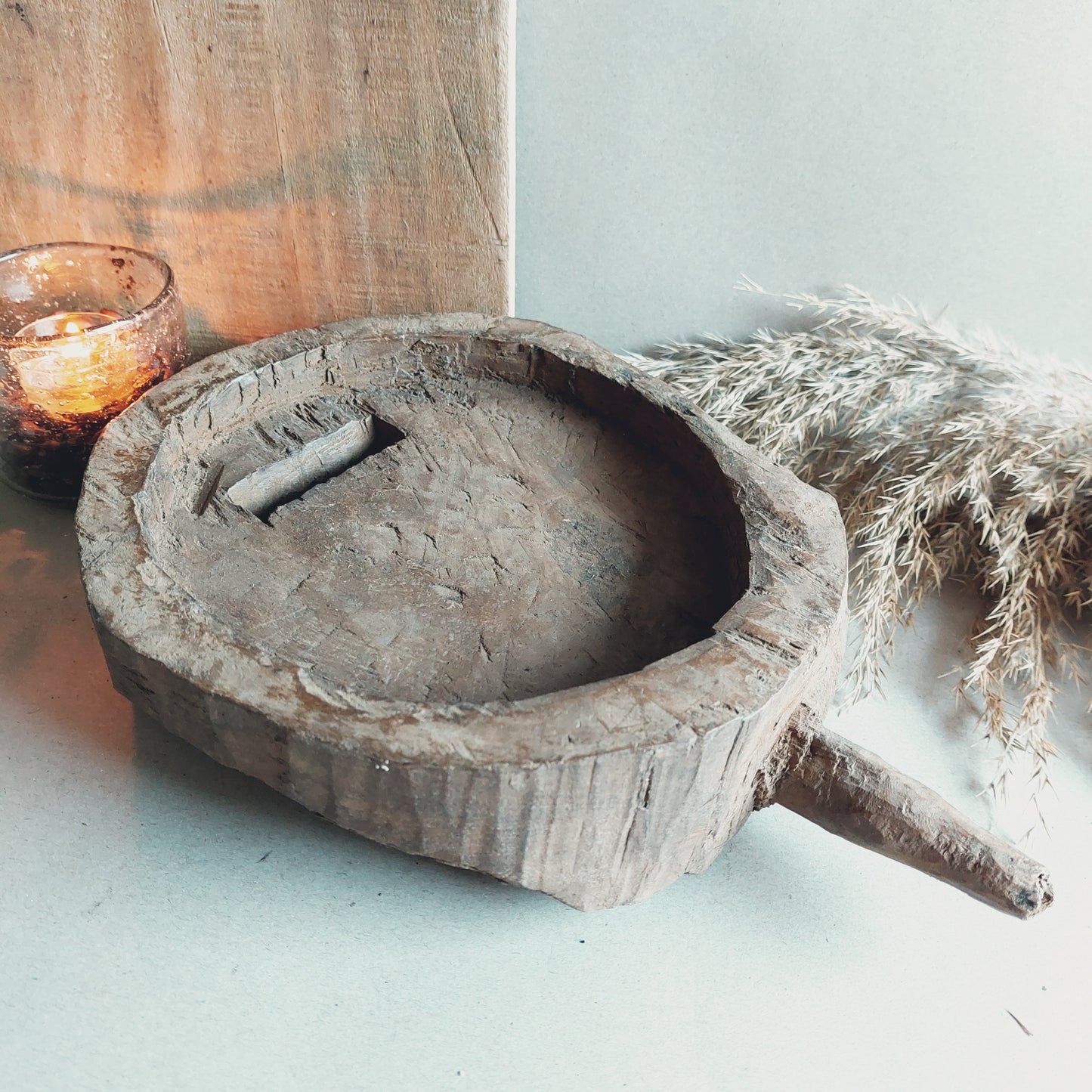 oude houten waterschaal