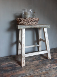 Oude houten kruk
