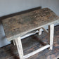 Oude houten kruk